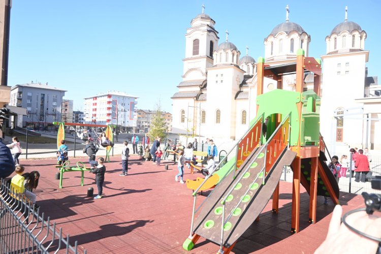Otvorena četiri dječija igrališta u Palama