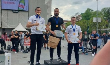 Paljani u dizanju tegova (powerlifting) Tomislav Mijović, Zorana Mijović i Goran Krulj dominirali u Banjaluci