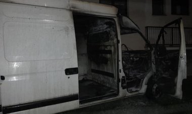 U Palama zapaljen kombi u privatnom vlasništvu