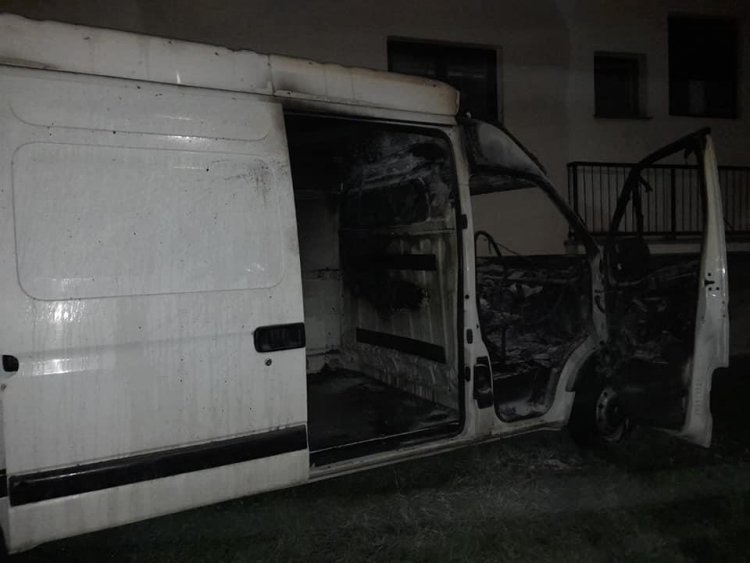 U Palama zapaljen kombi u privatnom vlasništvu