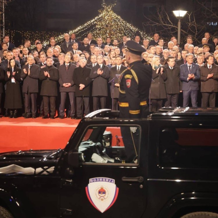 Svečani defile povodom Dana Republike Srpske: Prisustvovali visoki zvaničnici