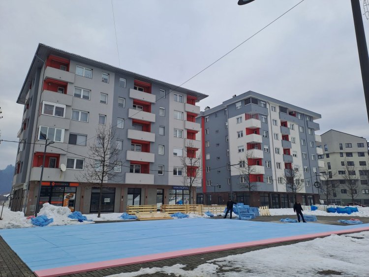 Klizalište na Studentskom trgu izazvalo burne reakcije: Paljani se pitaju šta im opština zaista nudi