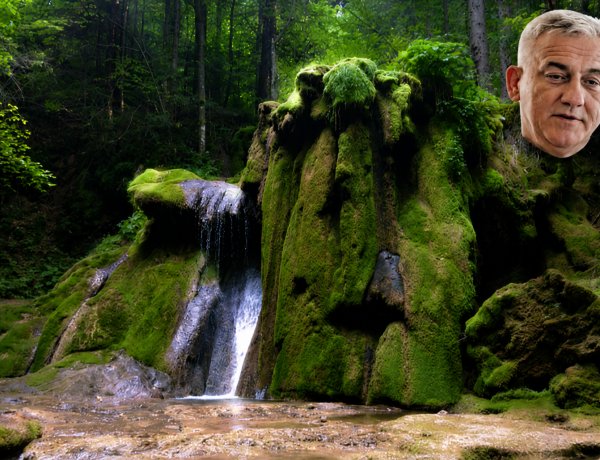 DRAMA NA PALAMA: SAJ upao u restoran, među gostima bio ambasador Srbije